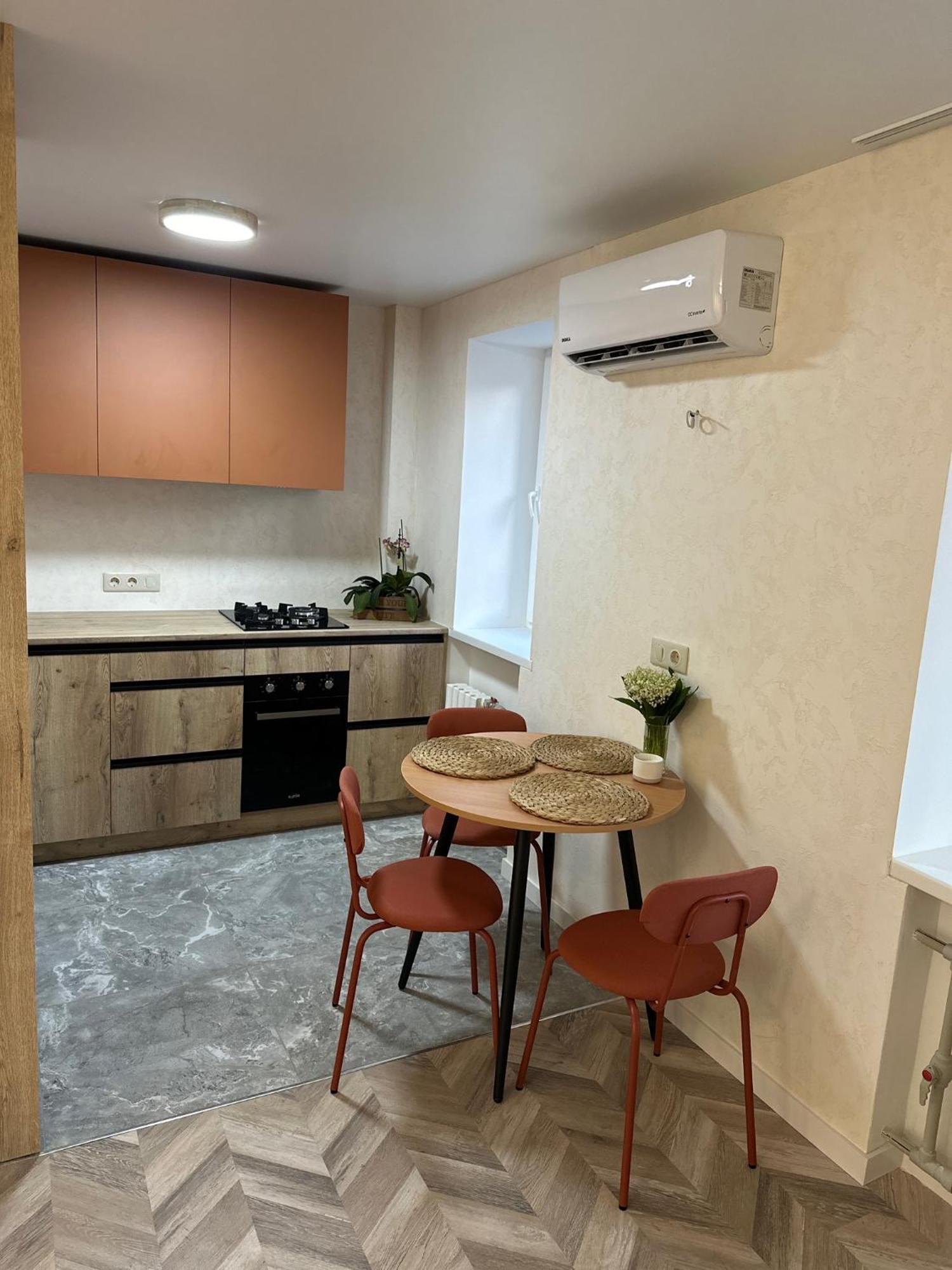 Terracotta Apartment เครเมนชุก ภายนอก รูปภาพ