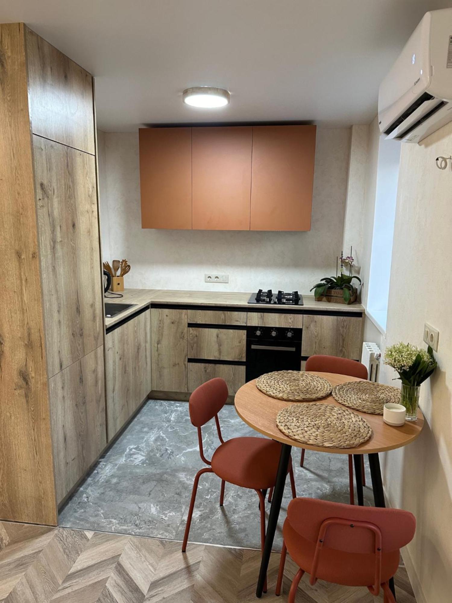 Terracotta Apartment เครเมนชุก ภายนอก รูปภาพ