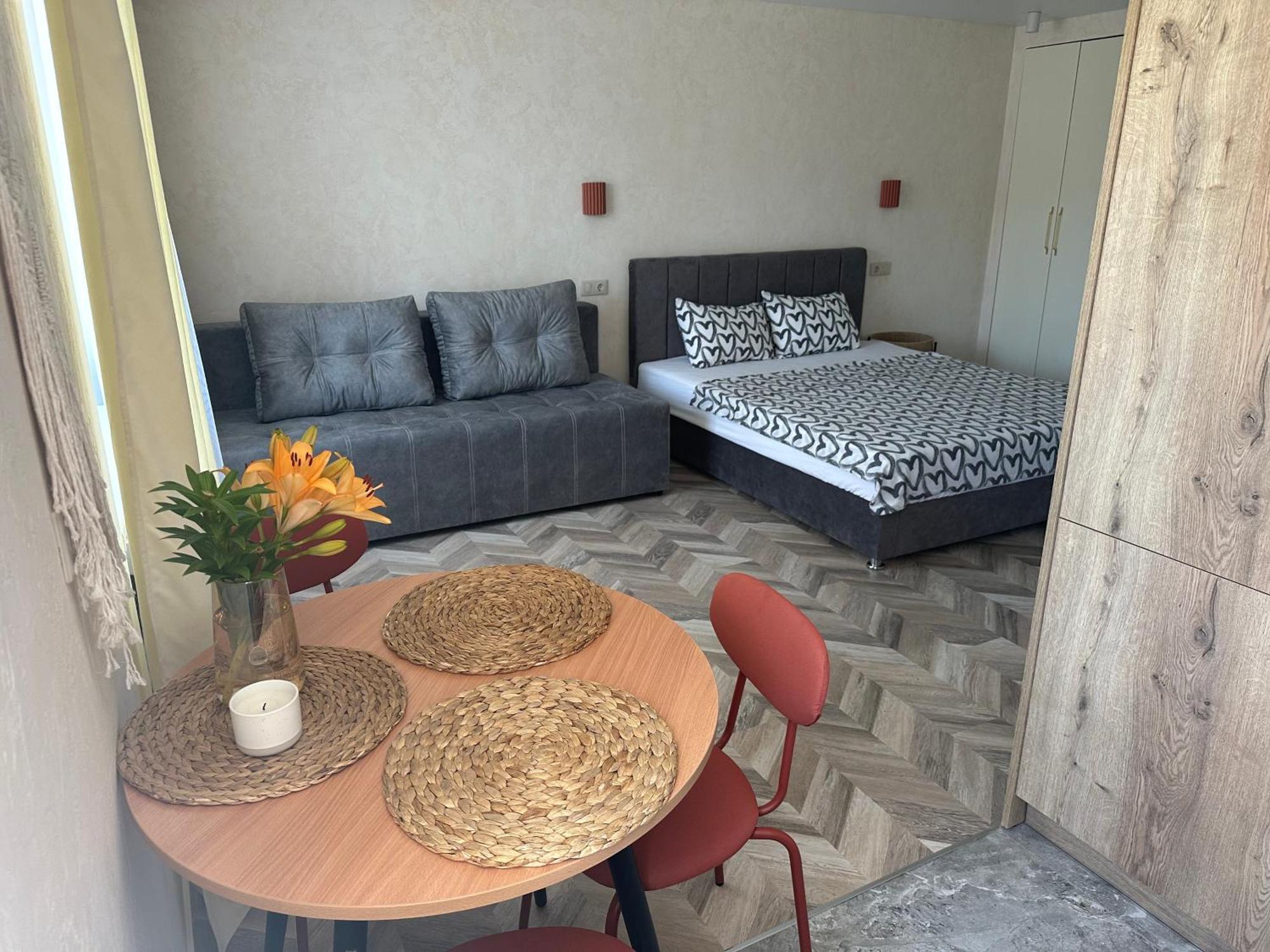 Terracotta Apartment เครเมนชุก ภายนอก รูปภาพ